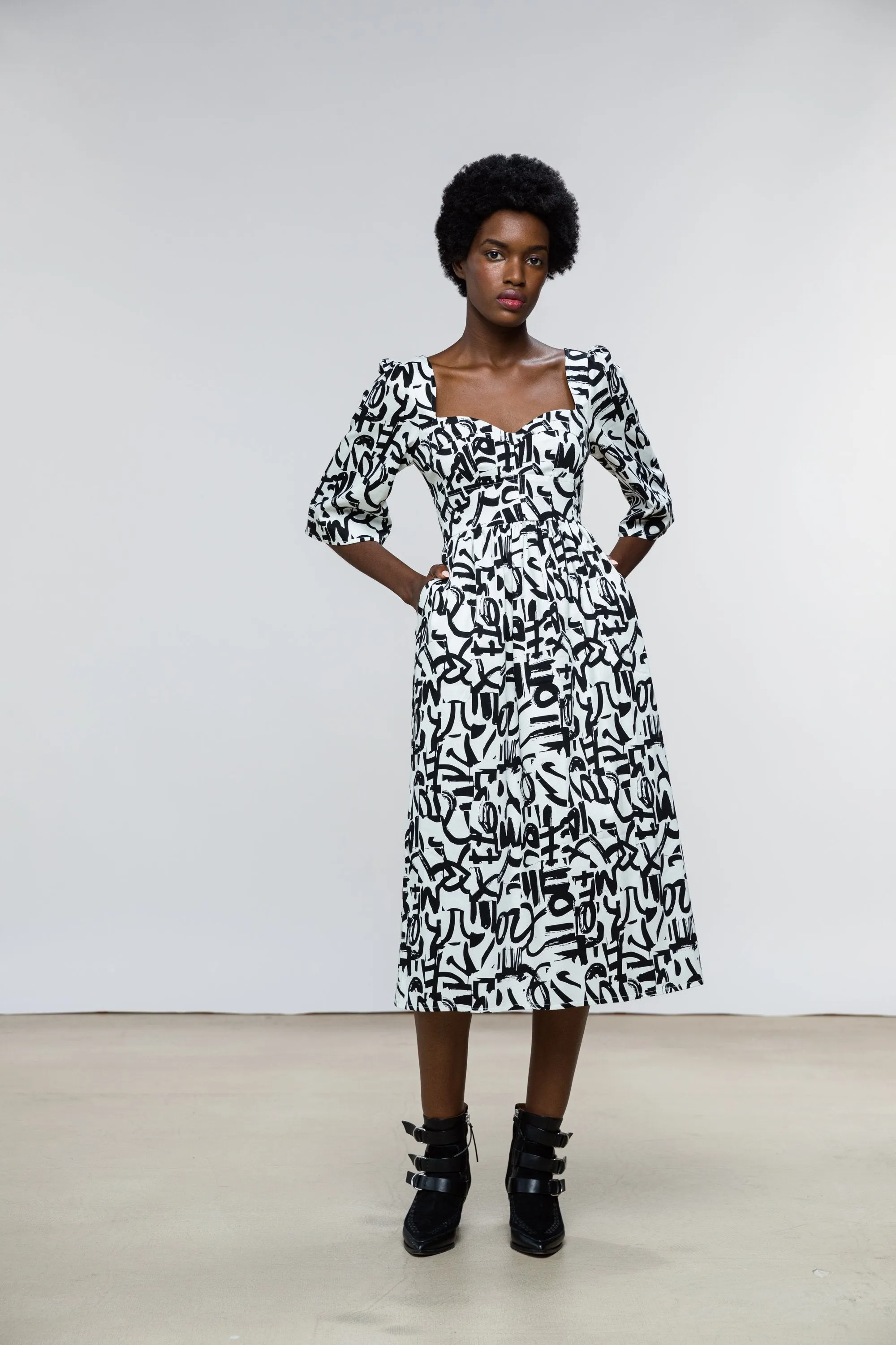 Suzan Dress / Milk   Black Brushstroke Cotton